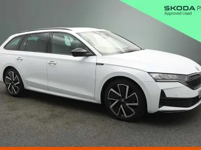 Used Skoda Octavia SportLine 147 HP (108 kW) 2025 White Estate
