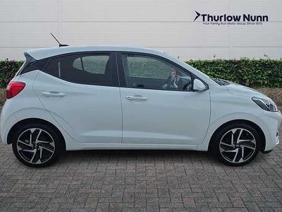 Used Hyundai i10 Premium 67 HP (49 kW) 2020 White Hatchback