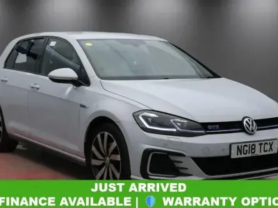 Używany VW Golf VII Advance 2018 Srebrny Hatchback