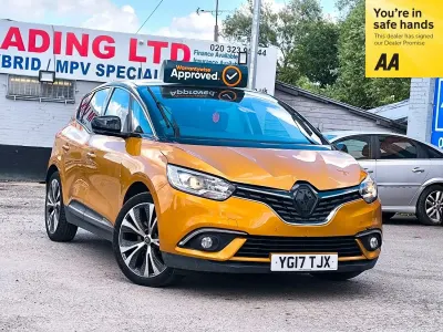 Used Renault Scenic E-Tech Dynamique 130 HP (95 kW) 2017 Yellow MPV