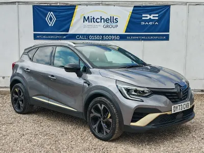 Used Renault Captur Bose Edition 160 HP (117 kW) 2023 Oyster grey with black roof  SUV
