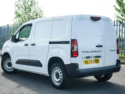 Second-hand Peugeot Partner S 101 CP (74 kW) 2026 Alb Monovolum