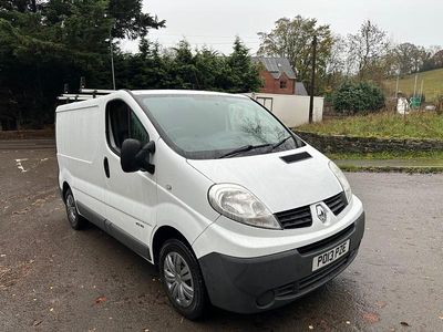 White Used 2013 Renault Trafic MPV | £4,995 (A bit pricey)