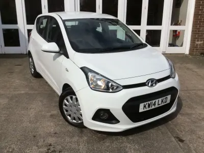 Used Hyundai i10 SE 87 HP (63 kW) 2014 White Hatchback