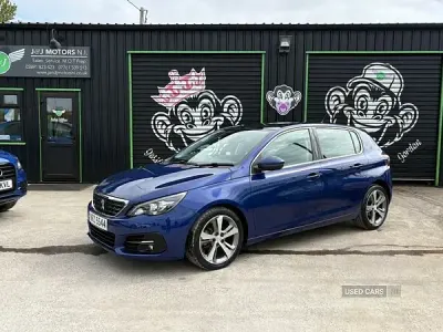 Używany Peugeot 308 Allure 2018 Niebieski Hatchback