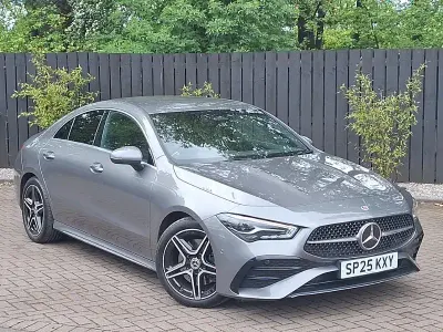 Usado Mercedes CLA220 Executive 190 CV (139 kW) 2025 Gris Berlina
