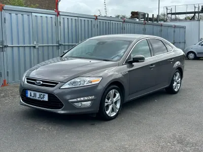 Begagnad Ford Mondeo Titanium X 200 HK (147 kW) 2011 Brun Halvkombi