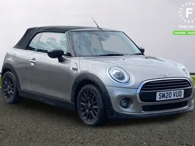 Usado Mini Cooper Cabriolet Comfort 136 HP (100 kW) 2020 Prateado Cabrios