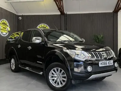 Używany Mitsubishi L200 2016 Czarny Pickup