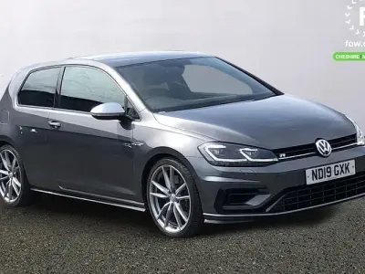 Begagnad VW Golf VII R 300 HK (220 kW) 2019 Grå Halvkombi