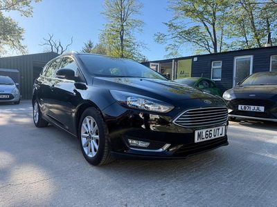 Begagnad Ford Focus Titanium 125 HK (91 kW) 2016 Svart Kombi