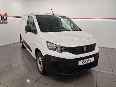 Used Peugeot Partner Premium 131 HP (96 kW) 2024 White MPV
