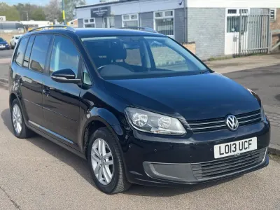 Begagnad VW Touran SE 105 HK (77 kW) 2013 Svart Minibuss