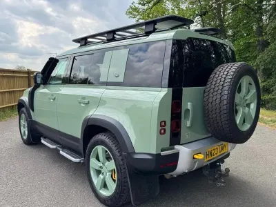 Używany Land Rover Defender 75th Limited Edition 300 KM (220 kW) 2023 Zielony SUV