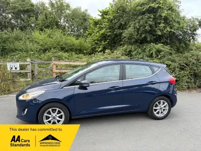 Used Ford Fiesta Zetec 85 HP (62 kW) 2017 Blue Hatchback