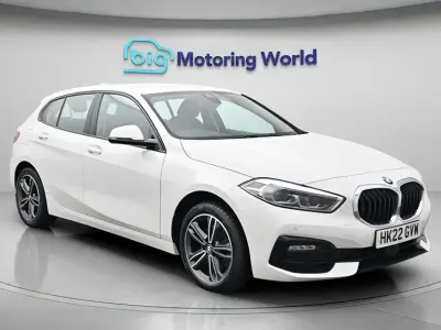 Used BMW 118 Sport Line 136 HP (100 kW) 2022 White Hatchback