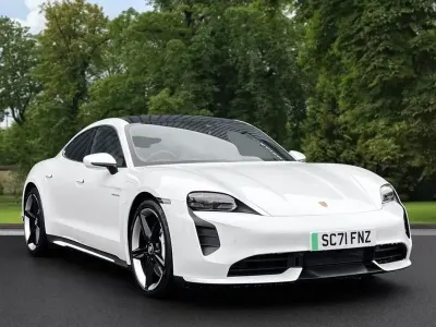 Usado Porsche Taycan Performance Package 500 kW (680 HP) 2021 Branco Sedan