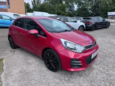 Used Kia Rio 109 HP (80 kW) 2015 Red Hatchback