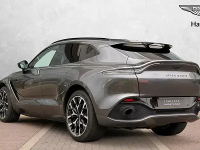 Gebraucht Aston Martin DBX 550 PS (404 kW) 2022 Silber SUV