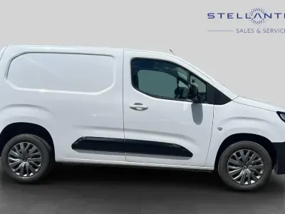 Used Citroën Berlingo 101 HP (74 kW) 2024 White MPV