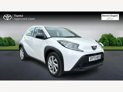 Used Toyota Aygo X PURE 72 HP (52 kW) 2022 White SUV