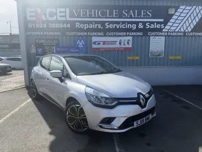 Used Renault Clio Iconic 90 HP (66 kW) 2019 Silver Hatchback