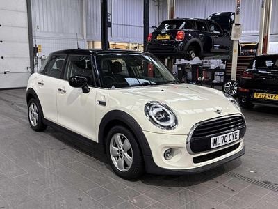 Used Mini Cooper Classic 134 HP (98 kW) 2020 White Hatchback