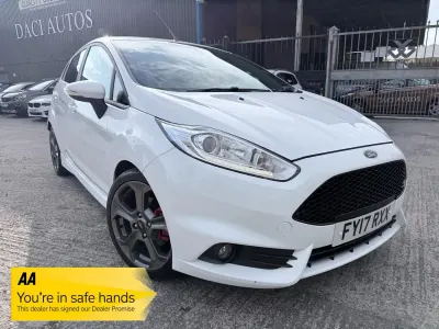 Usado Ford Fiesta ST 182 CV (133 kW) 2017 Blanco Utilitario