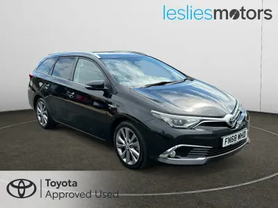 Używany Toyota Auris Hybrid 2018 Czarny Kombi