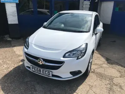 Used Vauxhall Corsa 2018 White Hatchback