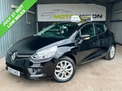 Used Renault Clio Dynamique 75 HP (55 kW) 2017 Black Hatchback