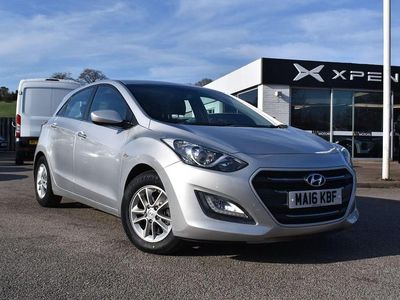 Used Hyundai i30 SE 110 HP (80 kW) 2016 Silver Hatchback