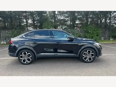 Begagnad Renault Arkana Version S 145 HK (106 kW) 2022 Svart SUV
