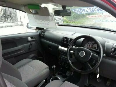 Used VW Fox 55 HP (40 kW) 2006 Yellow Hatchback