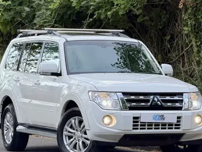 Used Mitsubishi Shogun 200 HP (147 kW) 2013 White SUV
