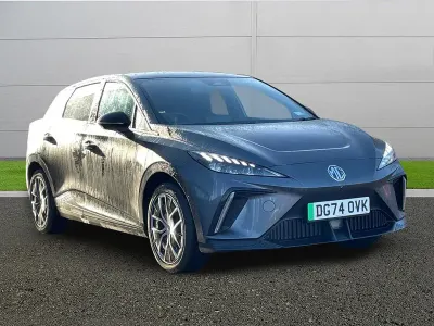 Begagnad MG MG4 EV Trophy 150 kW (204 HK) 2024 Grå Halvkombi