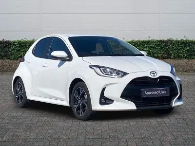 Used Toyota Yaris Design 2025 White Hatchback
