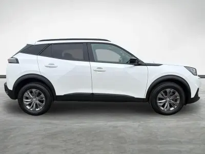 Used Peugeot 2008 Active+ 100 HP (73 kW) 2023 White SUV