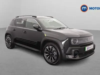 Used Renault 4 E-Tech Iconic 110 kW (150 HP) 2025 Black SUV