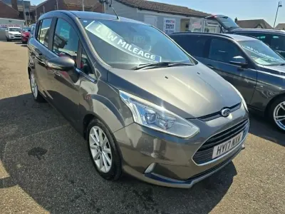 Usado Ford B-MAX Titanium 100 HP (73 kW) 2017 Cinzento Monovolume