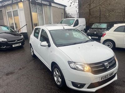 Used Dacia Sandero Lauréate 90 HP (66 kW) 2015 White Hatchback