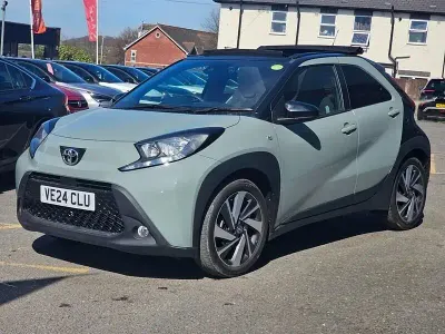 Used Toyota Aygo X 72 HP (52 kW) 2024 Green SUV