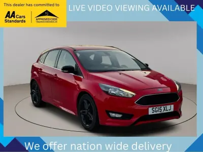 Gebraucht Ford Focus Zetec 2015 Rot Kleinwagen