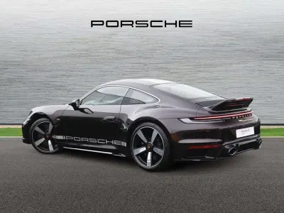 Begagnad Porsche 911 Sport 542 HK (398 kW) 2023 Röd Sportkupé