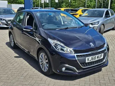 Usado Peugeot 208 Signature Sky 82 HP (60 kW) 2019 Azul Citadino