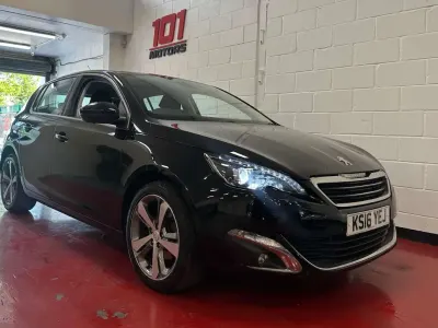 Usado Peugeot 308 Allure 130 CV (95 kW) 2016 Negro Utilitario