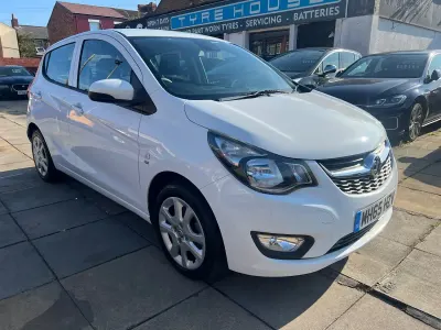 Used Vauxhall Viva 75 HP (55 kW) 2015 White Hatchback