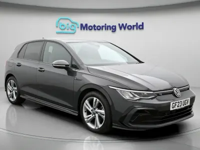 Second-hand VW Golf VIII R-line 131 CP (96 kW) 2023 Gri Hatchback