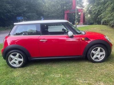 Red Used 2009 Mini Cooper D Hatch Hatchback | £2,999 (A bit pricey)