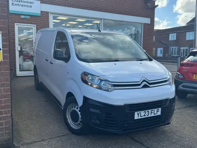 Używany Citroën Dispatch 2023 Biały Minivan